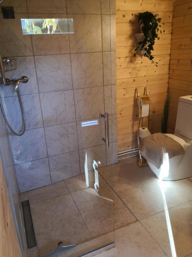 Optimierter 25Qm Holz Bungalow Mit Neuem Massivholzbett, Garten Mit Grillmoeglichkeit, Parkplatz, Radler Willkommen! Scharbeutz Luaran gambar